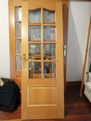 Puertas de madera con cristal (70€ c/u)