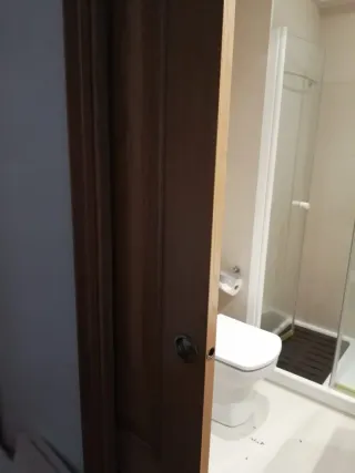 Puertas de madera con cristal (70€ c/u)