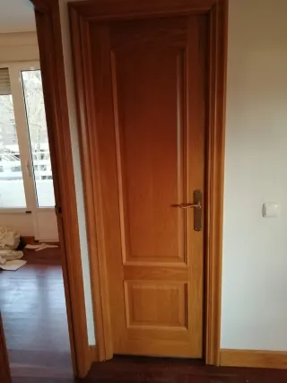 Puertas de madera con cristal (70€ c/u)