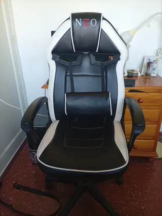 Silla Gaming NEO Negra y Blanca