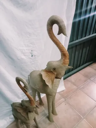 Familia de elefantes decorativos