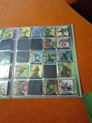 Álbum InviZimals The Resistance casi completo