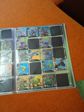 Álbum InviZimals The Resistance casi completo