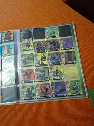 Álbum InviZimals The Resistance casi completo