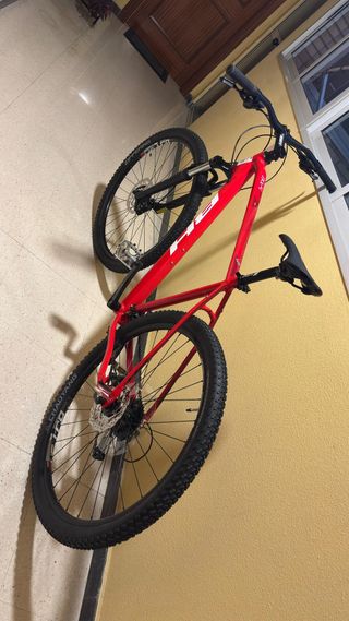 Bicicleta de Montaña BH Roja