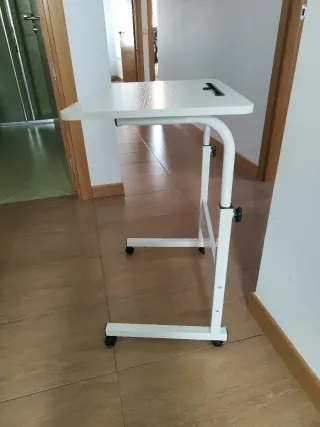 Mesa blanca plegable