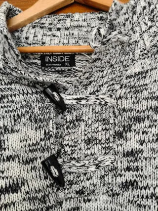 Jersey hombre cuello alto botones