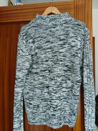 Jersey hombre cuello alto botones