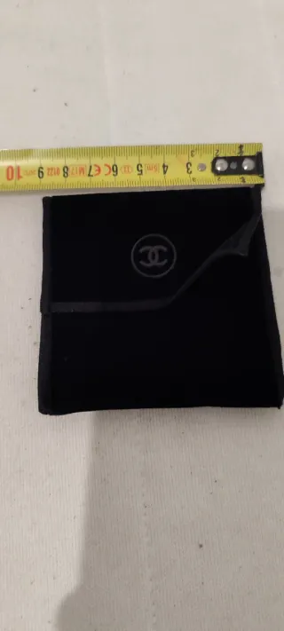 Bolsita pequeña Chanel negra