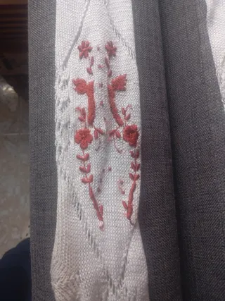 Calcetines Fallera Blanco, bordado granate