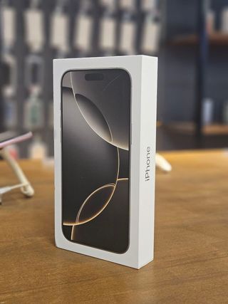 IPHONE 16 PRO 256GB TITANIUM NUEVO (SIN ACTIVAR)