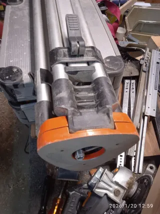 Nivel Láser y Metro con Trípode