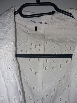 Americana blanca con cinturón