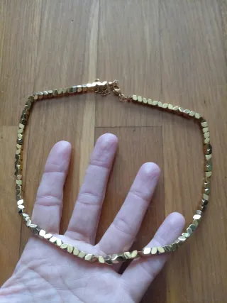Collar Dorado Cubos