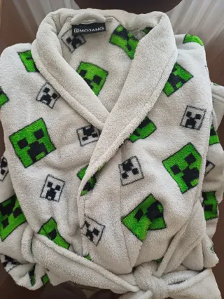 Bata de casa niño Minecraft. Talla 11-12
