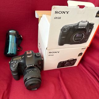 Sony Alpha 68 SLT Espejo transparente + Accesorios