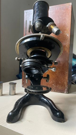 Balanza analítica antigua + microscopio