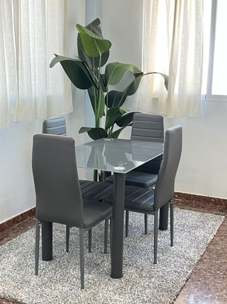 Comedor + 4 sillas nuevo oferta