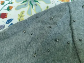 Jersey gris con tachuelas Talla 3XL