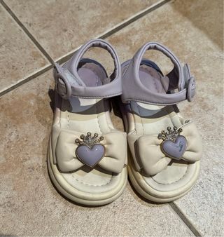 Sandalias Niña Talla 25-26 (varios colores).