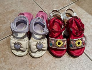 Sandalias Niña Talla 25-26 (varios colores).