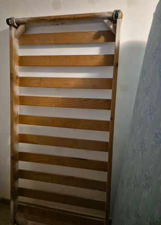 Somier de madera + 2 colchones