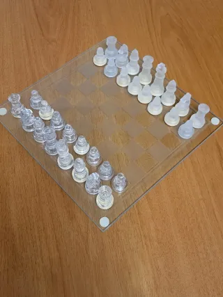 Scacchiera in vetro trasparente vintage