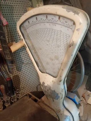 Balanza antigua tipo colmado