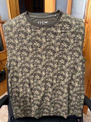 Camiseta Hawaiana Palmeras Marrón