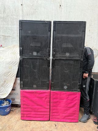 2 Subs Doble 18 + 2 Graves Doble 15 + Medios 12