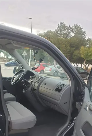 Volkswagen Caravelle 2011