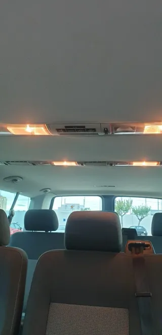 Volkswagen Caravelle 2011