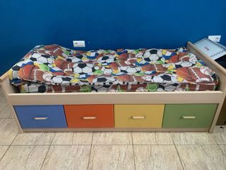 Cama individual con cajones