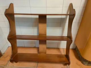 Estantería de madera