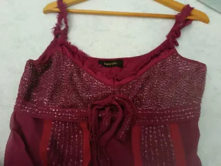 Vestido corto,color Cereza o franbuesa