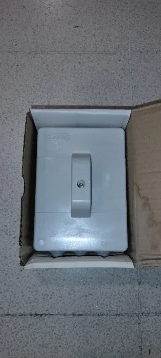 Caja de fusibles gris cofred de farola o luminaria