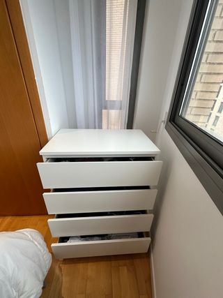 Cómoda Ikea 4 cajones blanca