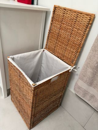 Cesto de mimbre IKEA para ropa sucia