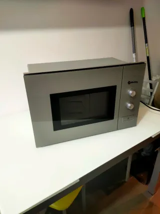 Microondas integrable gris balay