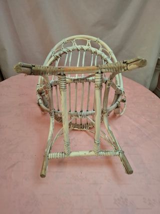 Silla de mimbre vintage para niño