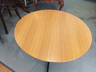 Mesa de centro redonda estilo industrial escandina