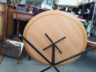 Mesa de centro redonda estilo industrial escandina