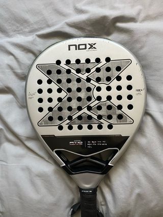 Pala Nox AT10 Genius 18K agustin tapia 2024