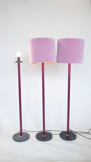 Lámpara de pie rosa y morada