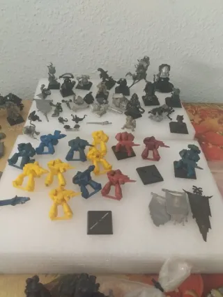 Lote Figuras Warhammer y Más