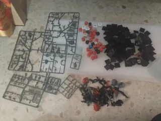 Lote Figuras Warhammer y Más