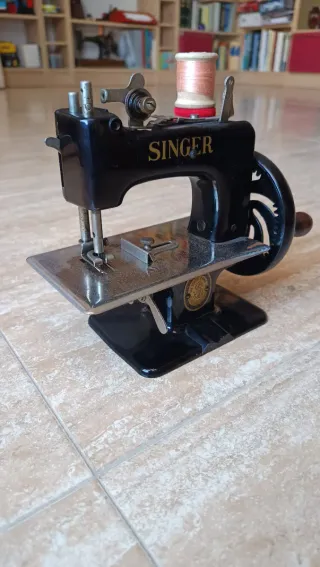 Máquina de coser Singer antigua 20K juguete