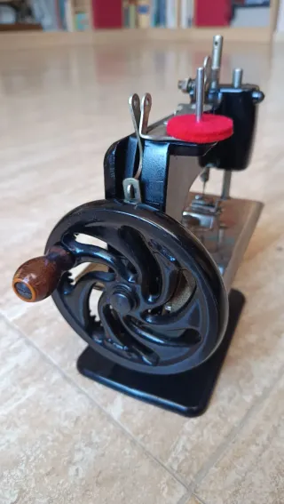 Máquina de coser Singer antigua 20K juguete