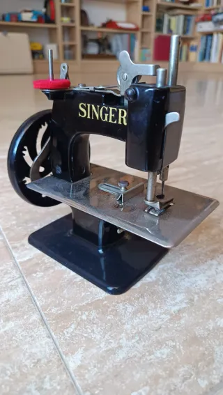 Máquina de coser Singer antigua 20K juguete