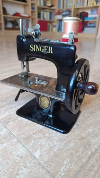 Máquina de coser Singer antigua 20K juguete